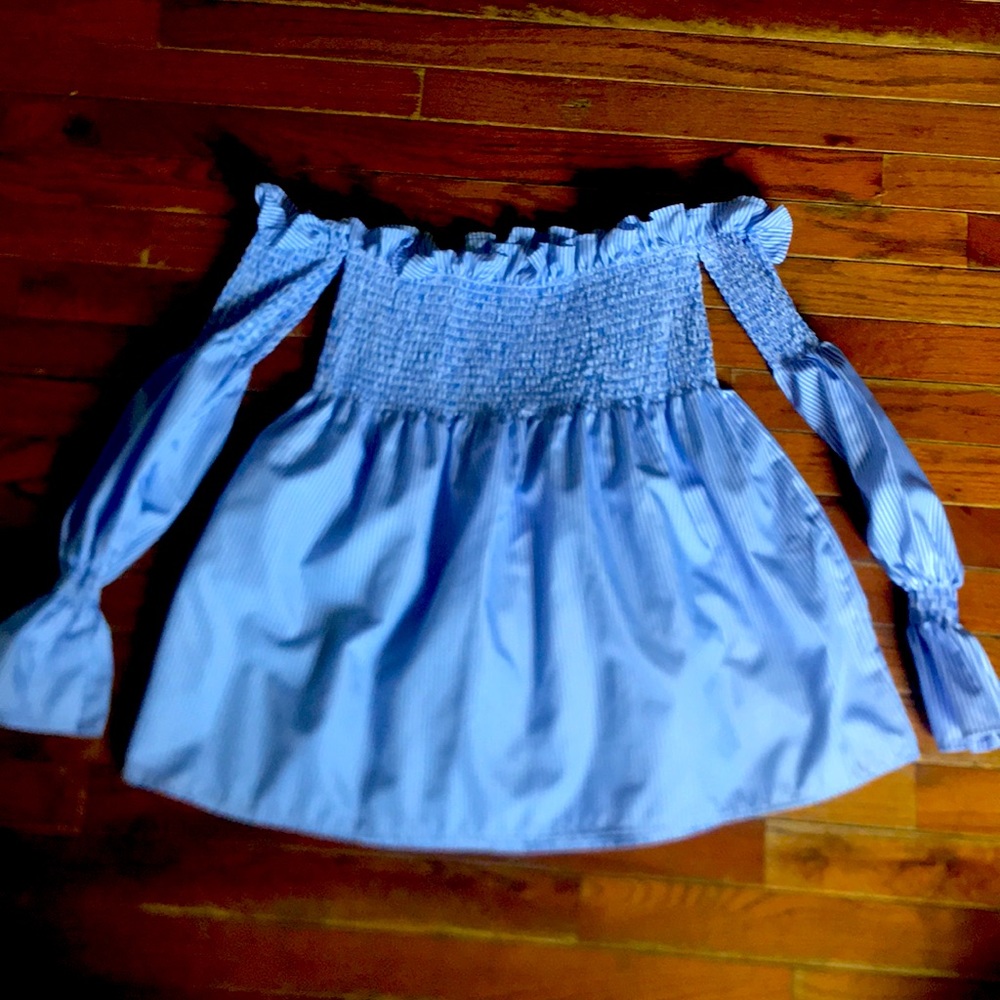 I am selling this cute shirt